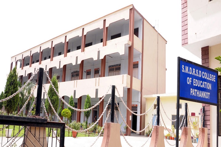 https://cache.careers360.mobi/media/colleges/social-media/media-gallery/11067/2019/3/7/Campus view of SMDRSD College of Education Pathankot_Campus-view.jpg